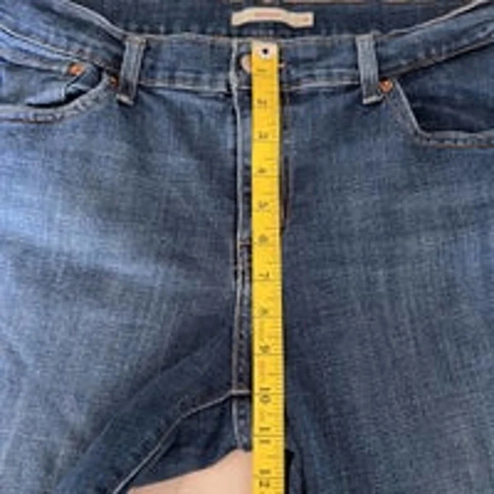 Levi Strauss Women’s Mid Rise Boyfriend Denim Medium Wash Jeans‎ Size 31